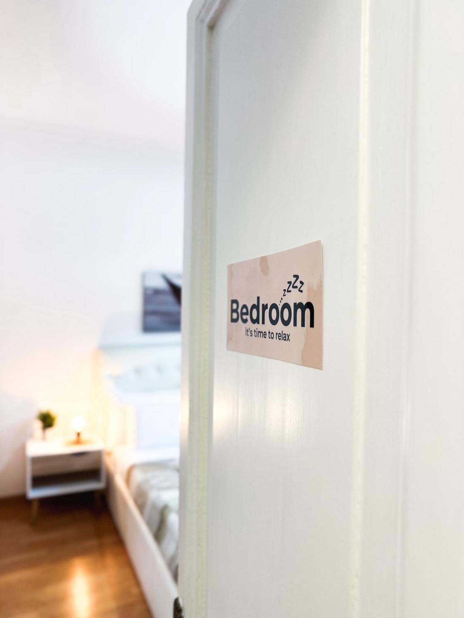 Apartment By The Colosseum - White Chic Flats Rome Exterior photo