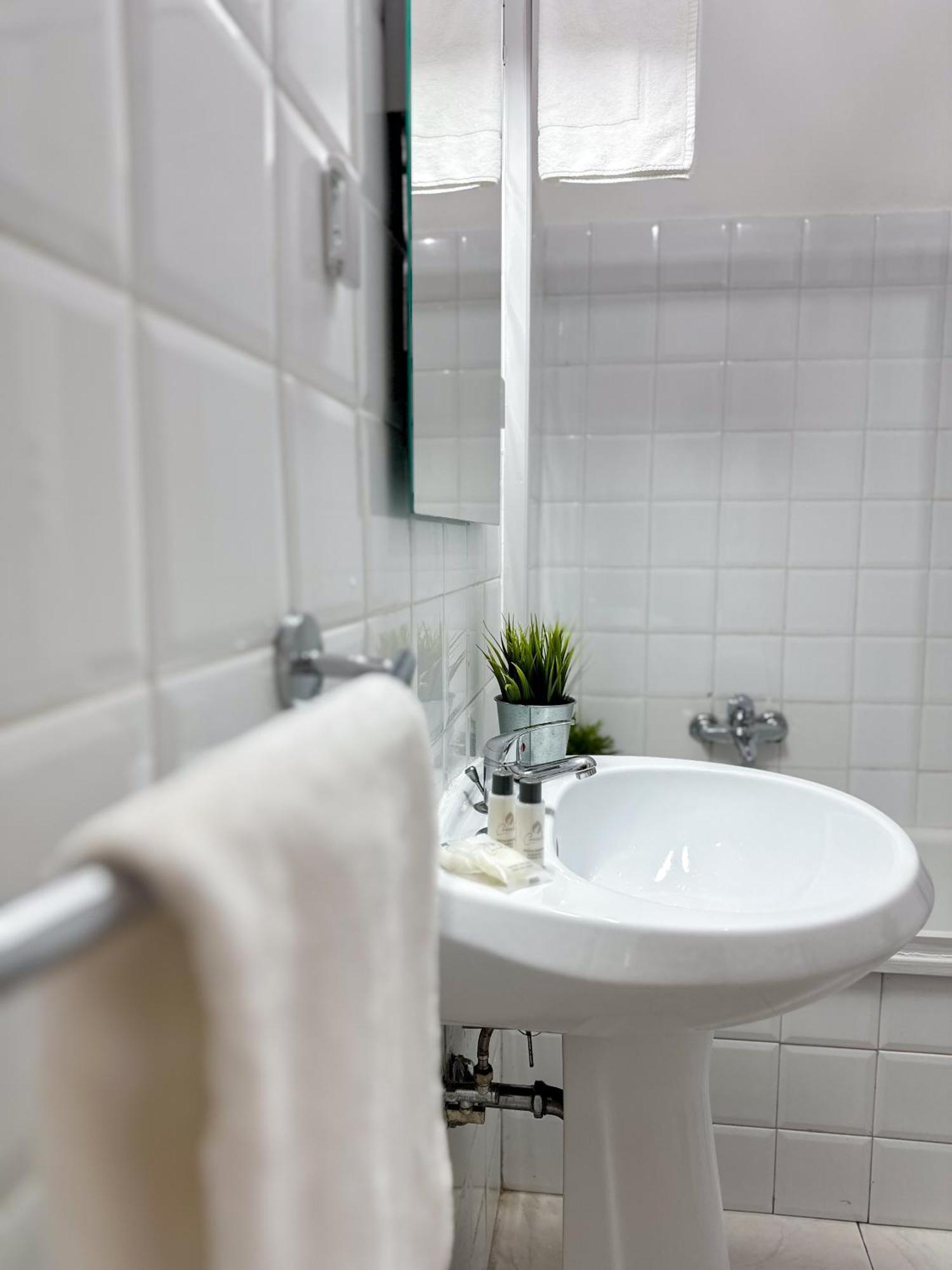 Apartment By The Colosseum - White Chic Flats Rome Exterior photo
